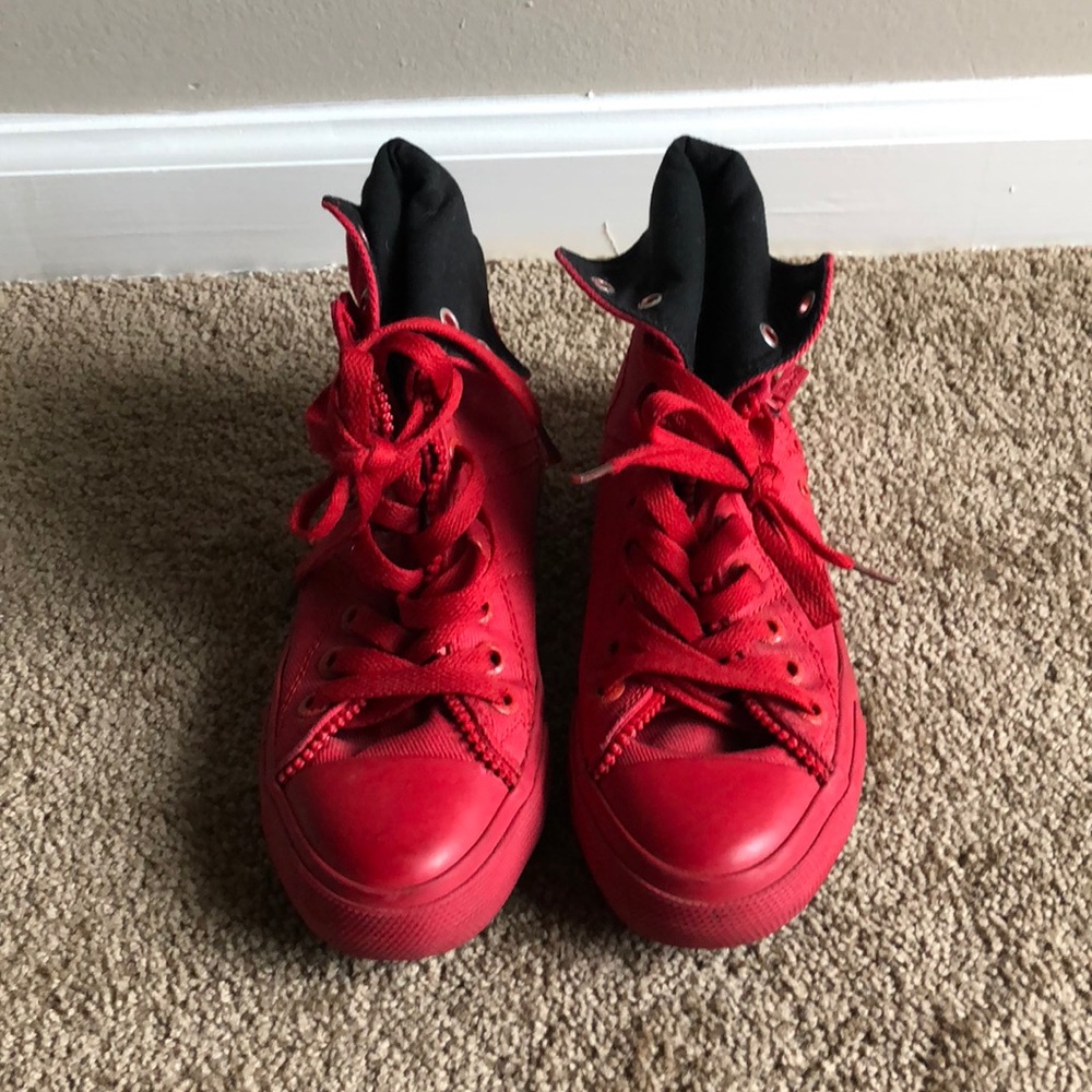 Red Levi’s sneakers